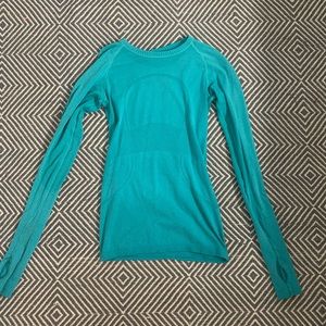 long sleeve lululemon top